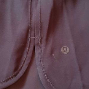 Lululemon suze 10 on the fly skirt